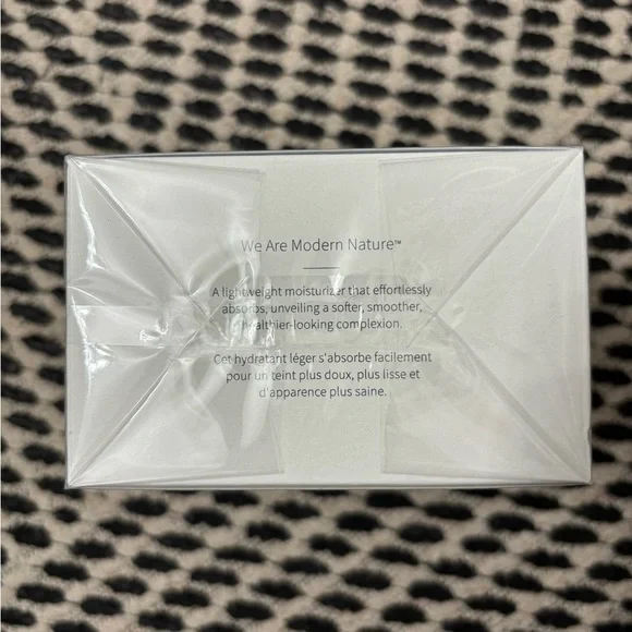 MONAT be balanced lightweight moisturizer - Picture 3 of 4